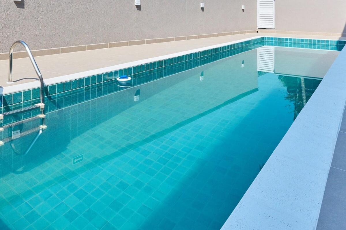 Apartamento Bh29: 1 Quadra D Praia, Ar, Churrasqueira, Piscina Ubatuba